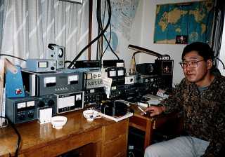 JA0TJU in his shack